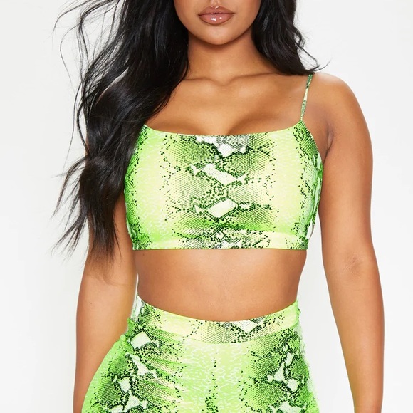 Sold PrettyLittleThing Snakeskin Reversible Crop - Picture 3 of 3